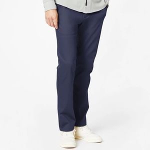 Dockers Signature Khakis, Slim Fit W34 L32